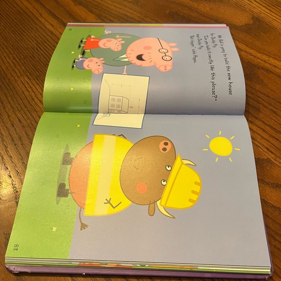 Peppa Pig Five-Minute Peppa Stories kids book - Picture 6 of 13